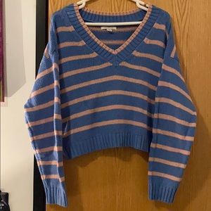 Crop V neck american eagle sweater